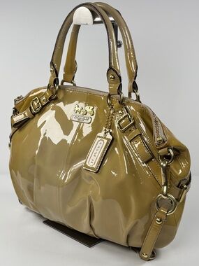 Coach Yellow Patent Leather Madison crossbody Satchel Storage fading front bag.